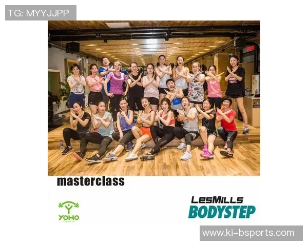 日本足球宝贝钢管舞魅力四射引领时尚潮流展现青春活力与运动激情